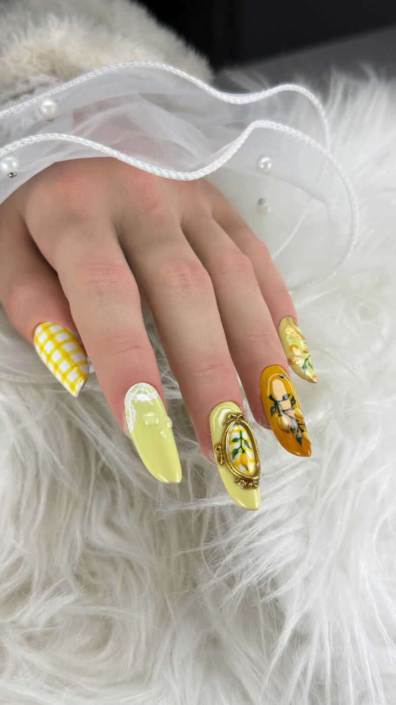 Almendra slim amarillo_Nail University
