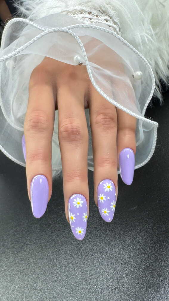 Ovalada lila_Nail University